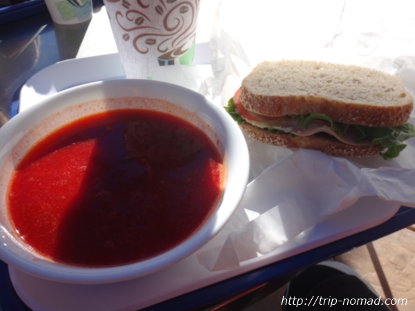 『ユーロデリ（Euro Deli）Small Soup and 1/2 Sandwich（スモールスープ＆1/2サンドイッチ』画像