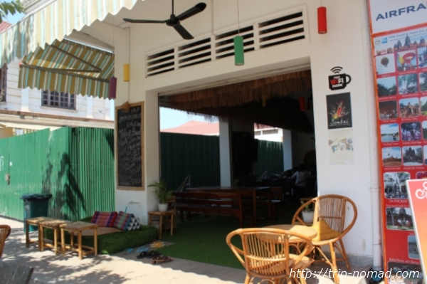 カンボジア『Green on Peace cafe&bar（グリーン・オン・ピース　カフェ＆バー）』外観画像