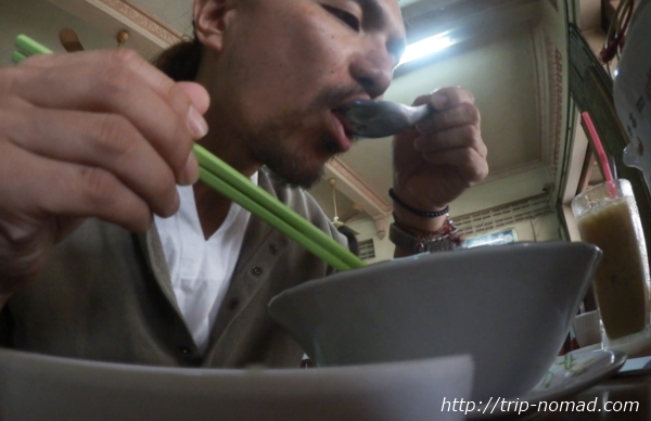 カンボジア『クイティウ』ローカル的食べ方画像