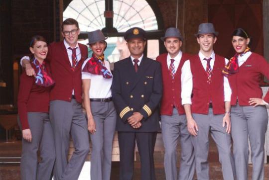 『 世界一おしゃれな客室乗務員の制服』エア<br /> <h4>カナダルージュ（Air Canada Rouge）画像