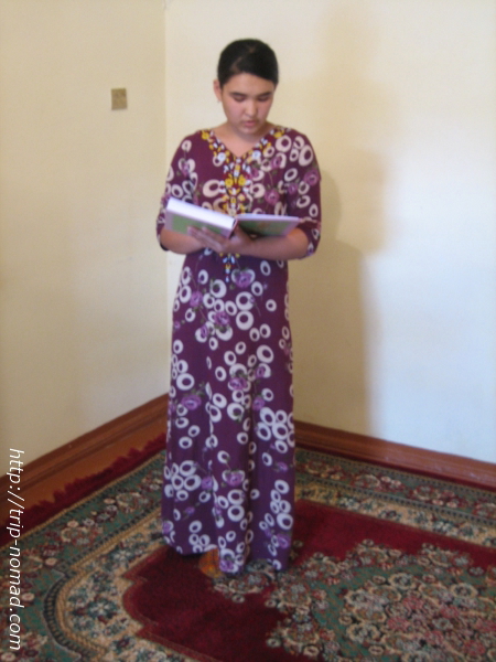 トルクメニスタン『民族衣装』女性画像
