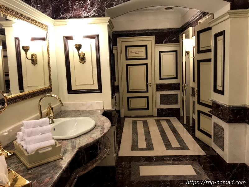 ロシア・モスクワ・グムの『高級トイレ』画像