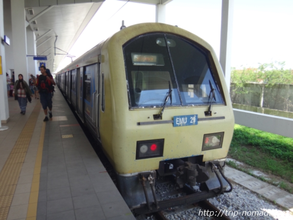 マレー半島鉄道「パダンブサール駅（Padang Besar）」からの列車画像
